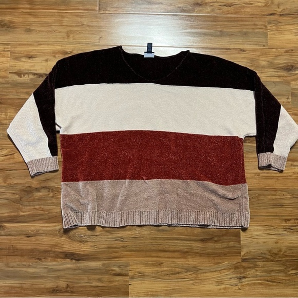 Buckle Daytrip Sweater Womens Medium‎ Long Sleeve V Neck Chenille Striped Color